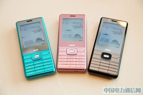 �¿�˹ͨѶ��3�������� ��ˮ�и߶��ֻ��г�